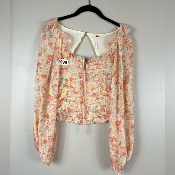 Free people xsmall  wide sleeves  elastic   back cropped euc - Picture 1 of 7